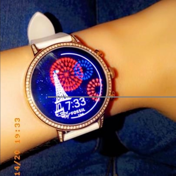 Rose Gold Fossil Smart Watch (Q Venture HR 4)